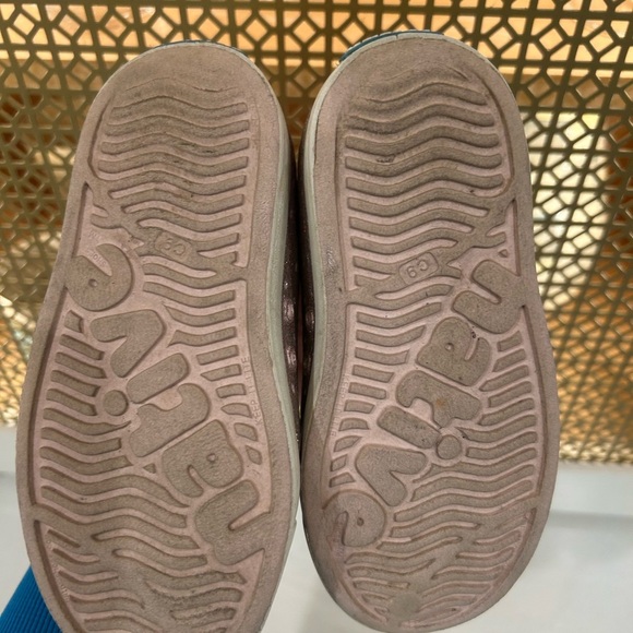 Native Sparkly Pink Kids Slip-On Shoes size 9T - Picture 5 of 7